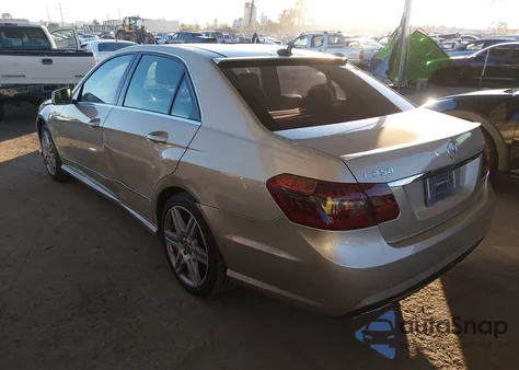 2011 Mercedes-Benz E 350 z USA, uszkodzony, nr VIN WDDHF5GB7BA424347